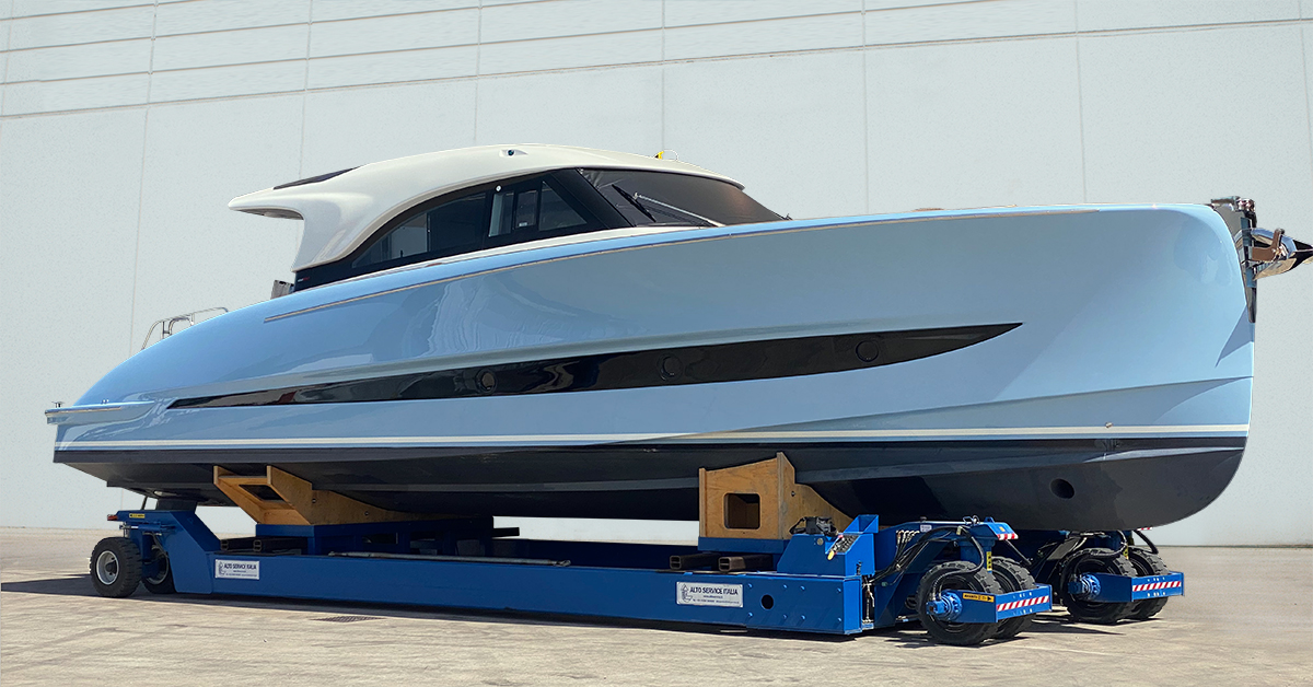 Solaris Power Yachts official website imagery